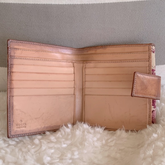 GUCCI- RARE! Authentic 🍀 GG Floral Canvas & Leather Bi-Fold Wallet - Picture 10 of 15